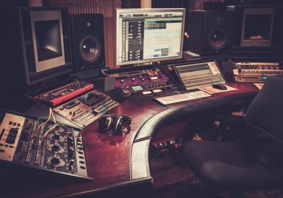 NejroN-52721846_s-123rf